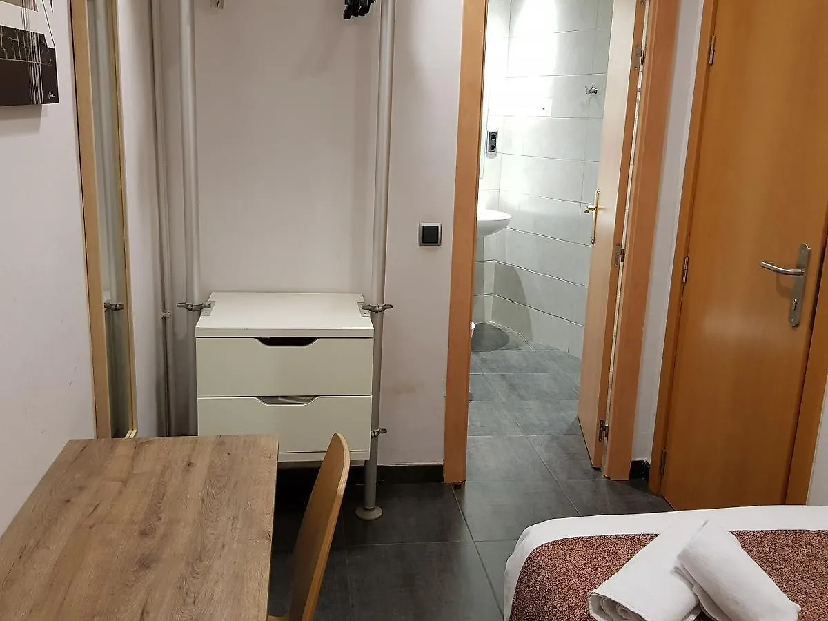 Hostal Levante Barselona Konukevi