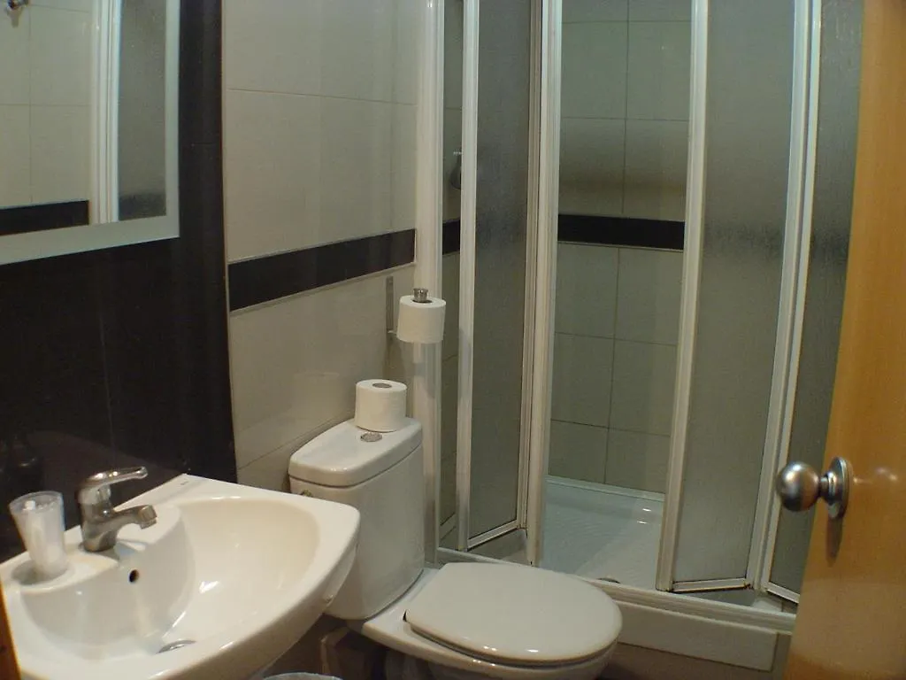 Hostal Levante Barselona Konukevi